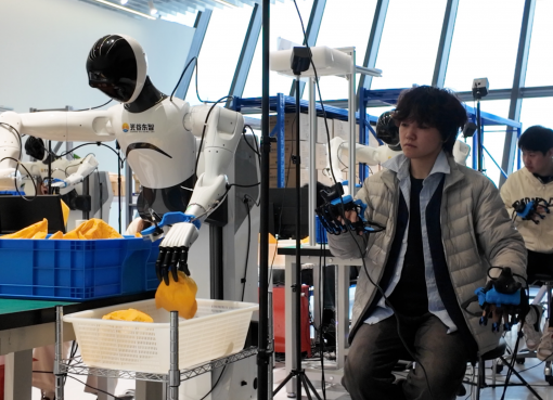 求人数5倍！人型ロボットに「手取り足取り」教える仕事、中国で需要急拡大